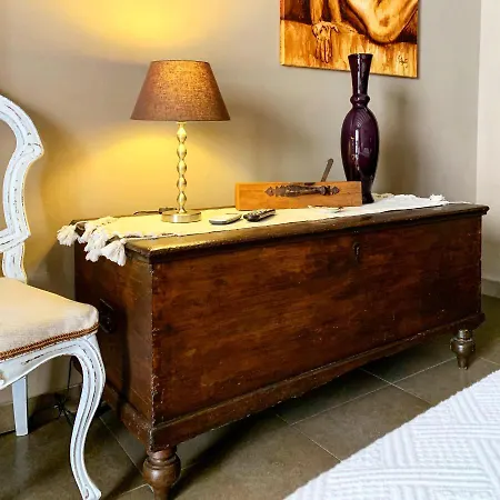 Mugnos Charme Living Couette-café