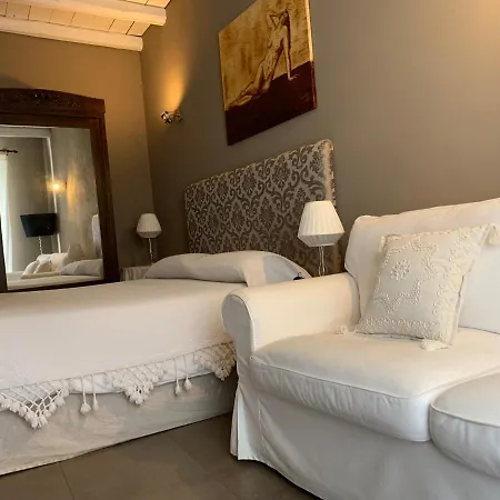 Mugnos Charme Living Couette-café Licodia Eubea