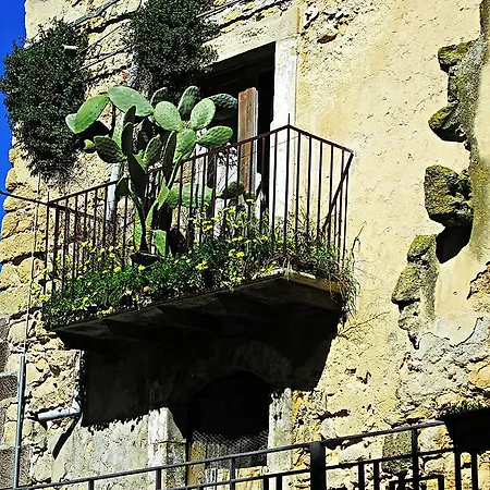 Mugnos Charme Living 3* Licodia Eubea