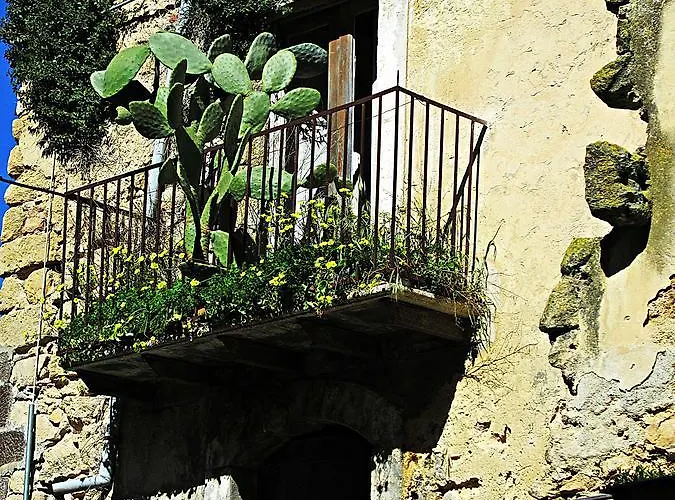 Mugnos Charme Living 3* Licodia Eubea